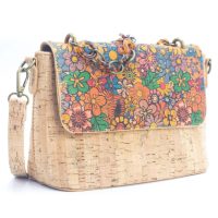 Korková crossbody kabelka s retiazkovým popruhom – Pestrofarebné kvety